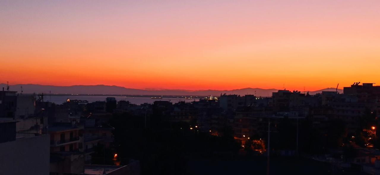 Sunset Rooftop Apartment Thessaloniki Exterior foto